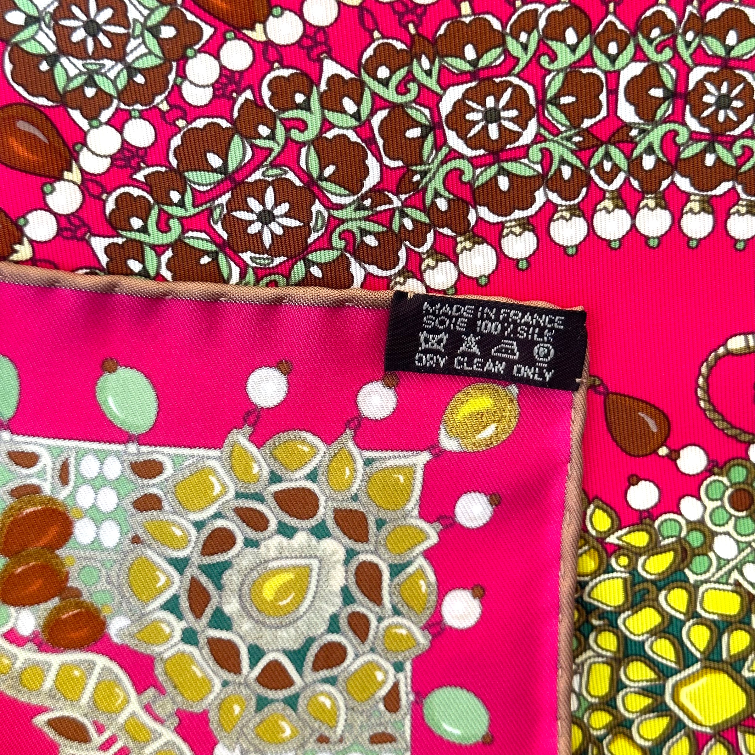 foulard-carre-hermes-parures-des-maharajas-etiquette-composition