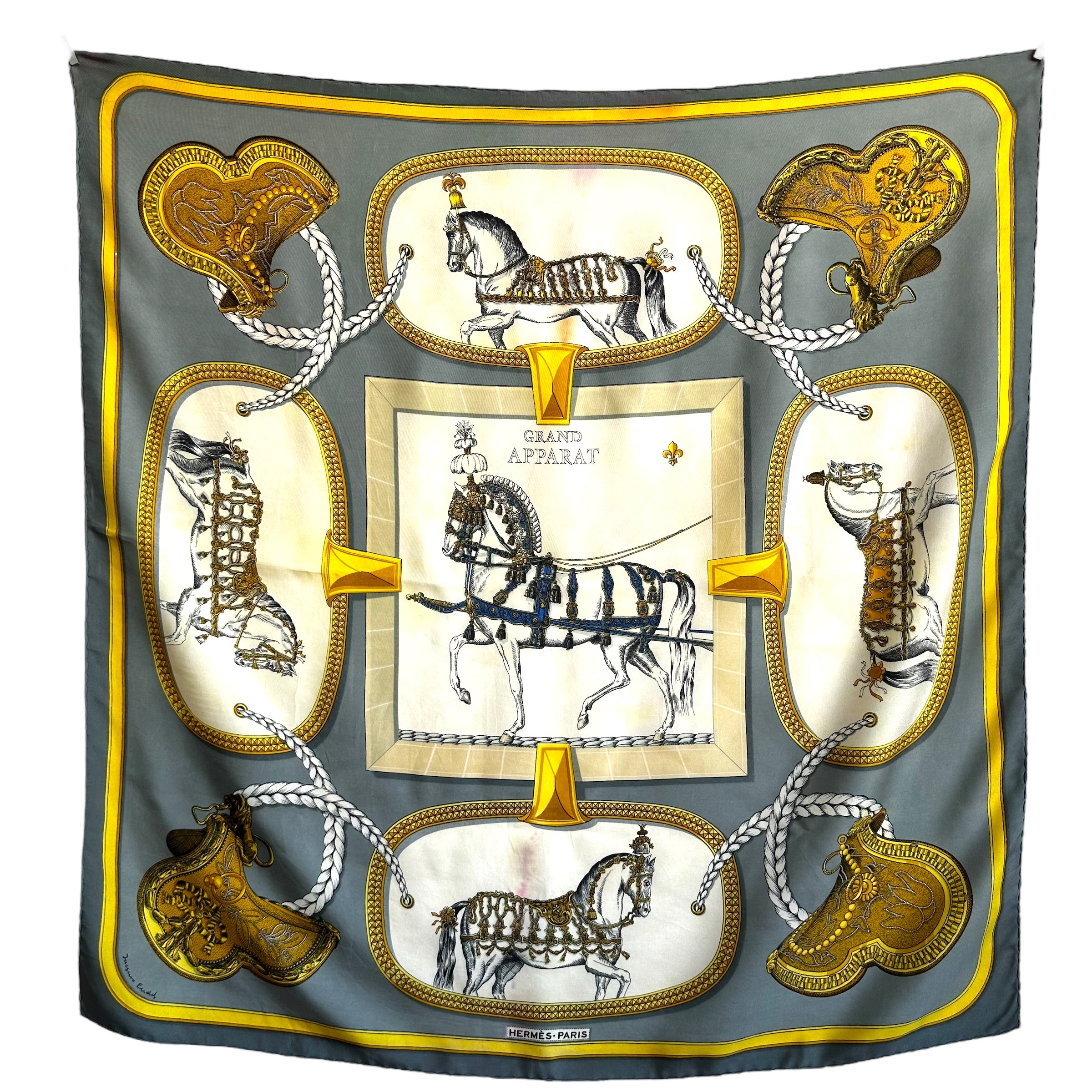 Grand display - HERMES SCARF 90 CM