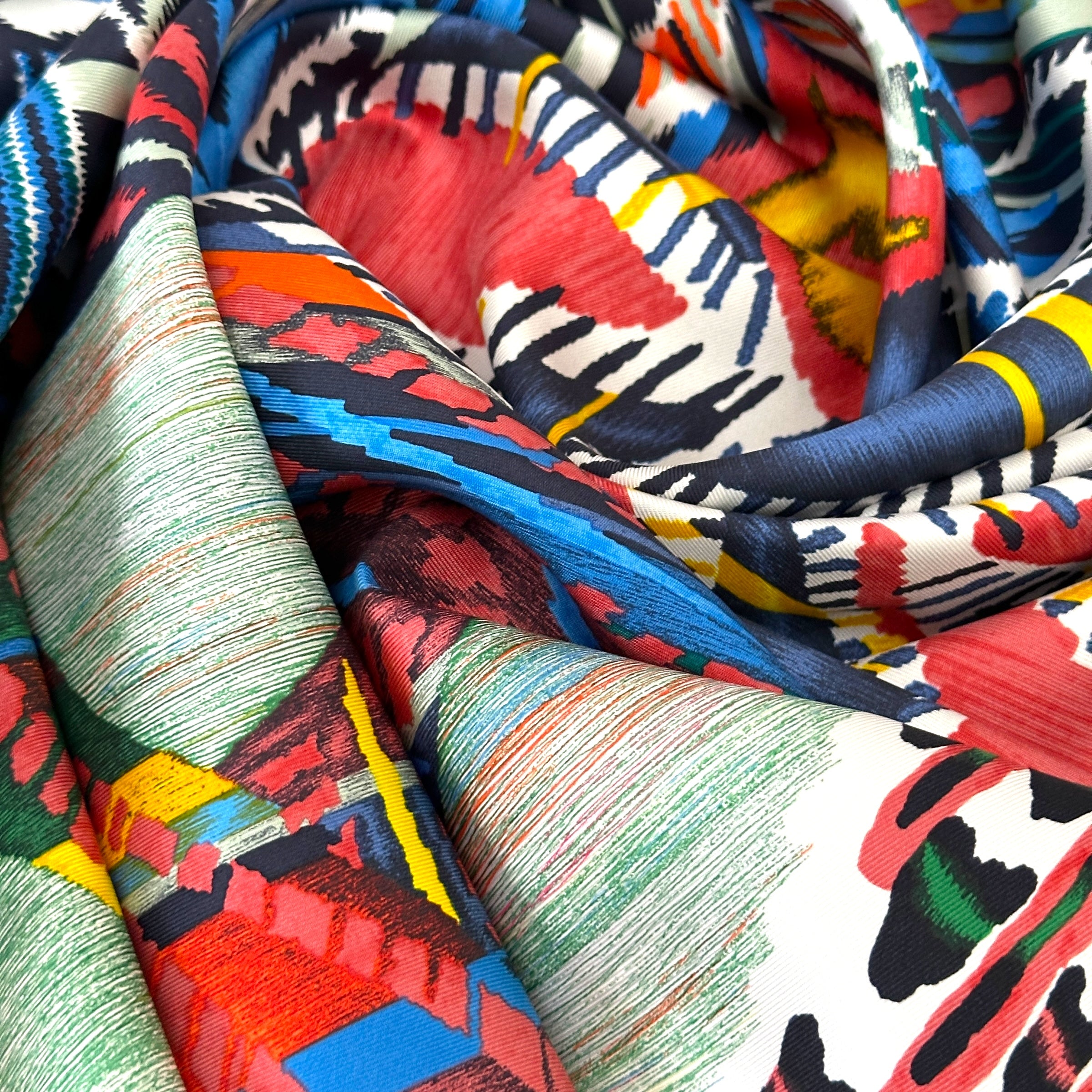 Analyzing image foulard-carre-hermes-le-chat-carre-par-florence-manlik