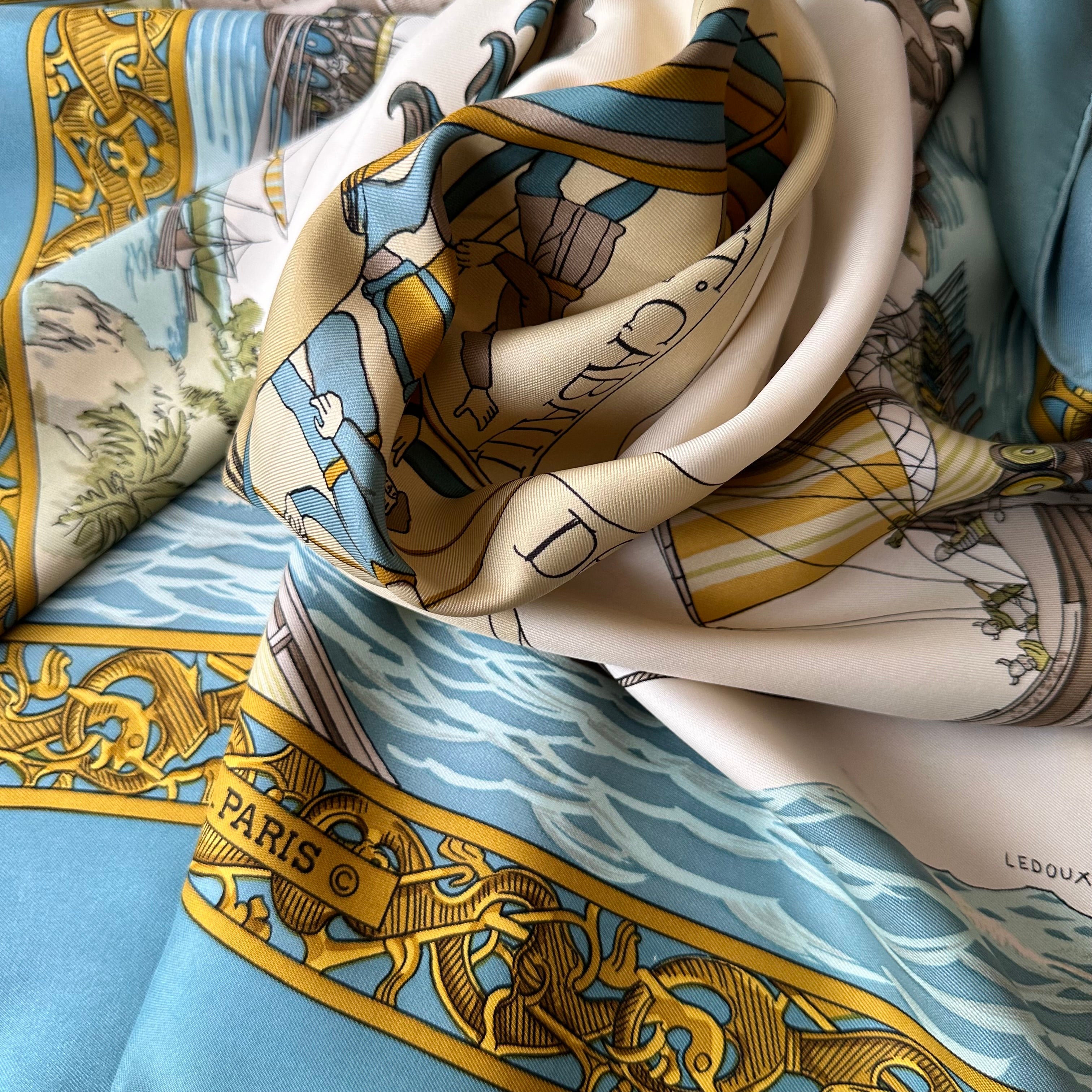foulard-hermes-les-normands-porté