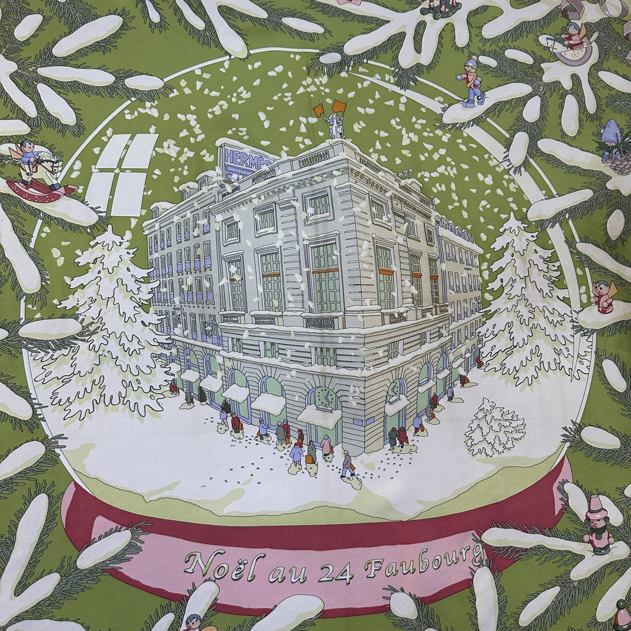 boule de neige immeuble du 24 faubourg saint honoré foulard hermes