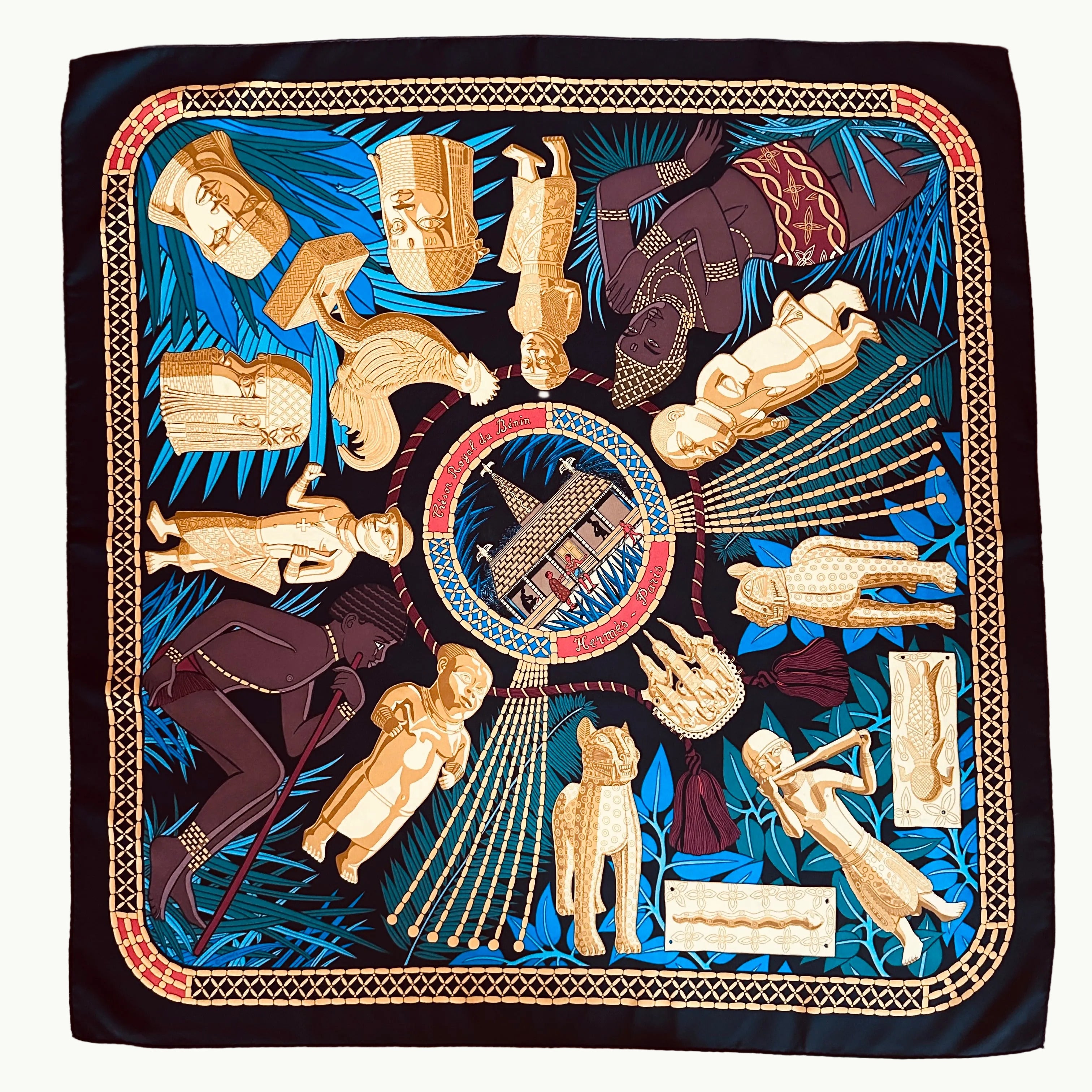 Foulard Hermès Trésor royal du Bénin en soie noire, orné de statuettes de bronze et de végétation bleu électrique.