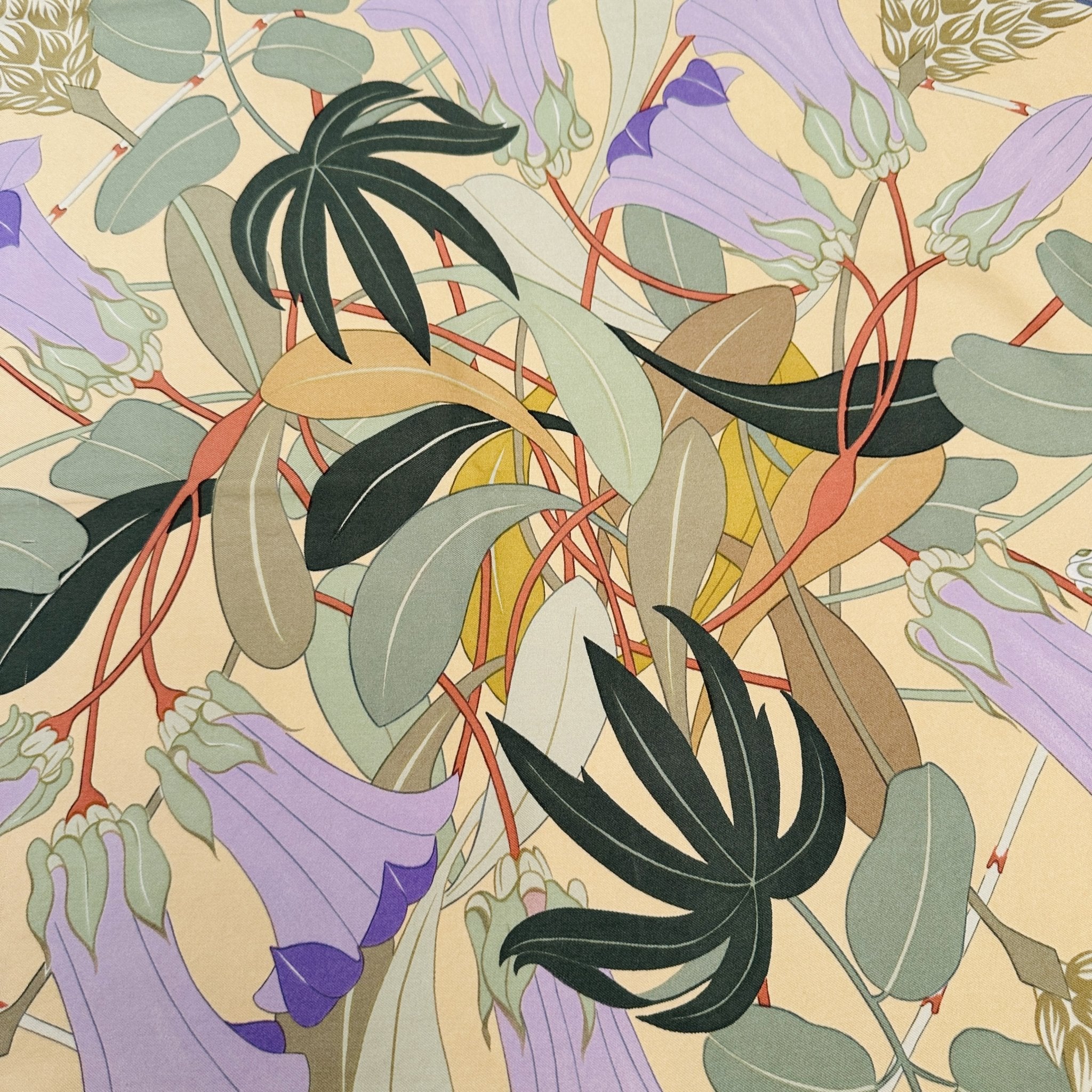 centre du foulard carre hermes flora graeca